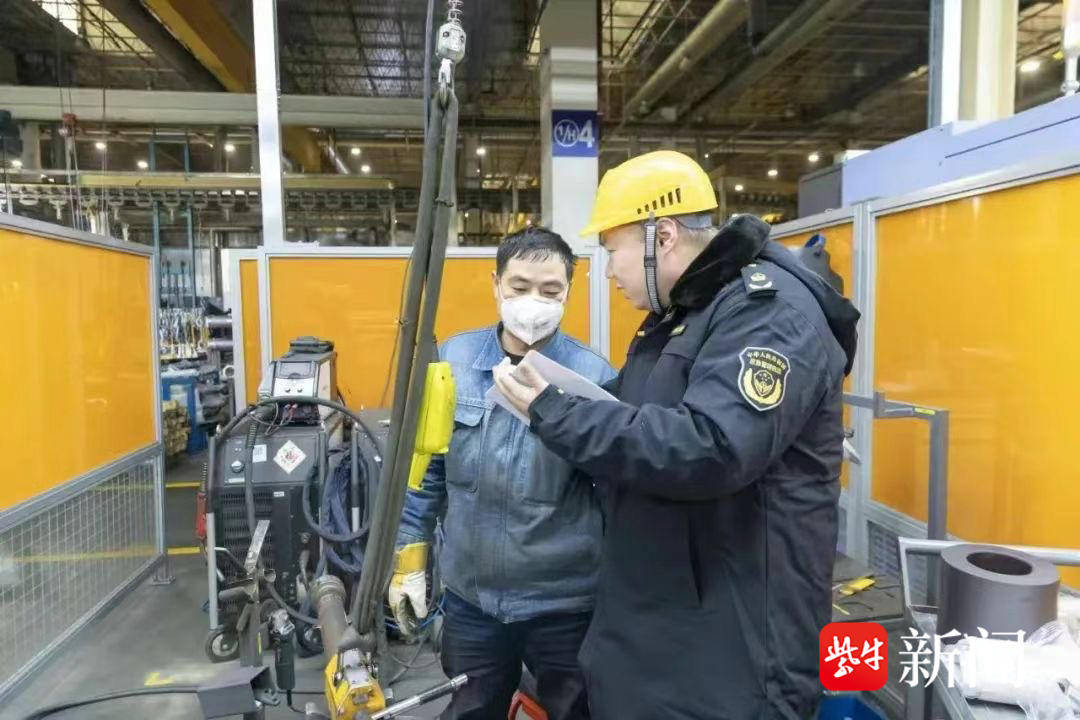 防得住、控得了、逃得出 ，江蘇全鏈條推進(jìn)“廠中廠”安全生產(chǎn)專項(xiàng)治理:鋼板樁生產(chǎn)廠
